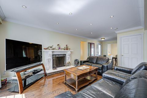 Photo 10 at 811 Huntingwood Drive, Sullivan, Toronto