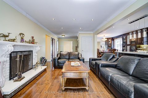 Photo 11 at 811 Huntingwood Drive, Sullivan, Toronto