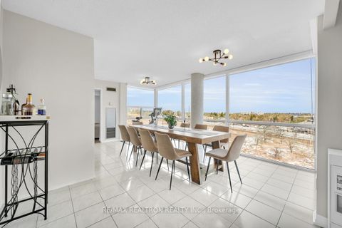 Photo 7 at 1002 - 30 Harding Boulevard W, North Richvale, Richmond Hill