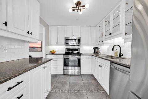 Photo 13 at 1002 - 30 Harding Boulevard W, North Richvale, Richmond Hill