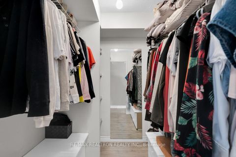 Photo 17 at 1002 - 30 Harding Boulevard W, North Richvale, Richmond Hill
