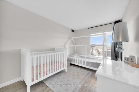 Photo 18 at 1002 - 30 Harding Boulevard W, North Richvale, Richmond Hill