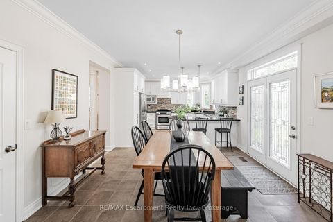 Photo 8 at 130 Innville Crescent, BR Bronte, Oakville