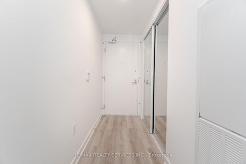 Photo 4 at 2721 - 230 Simcoe Street, Chinatown, Toronto