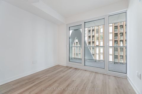 Photo 12 at 2721 - 230 Simcoe Street, Chinatown, Toronto