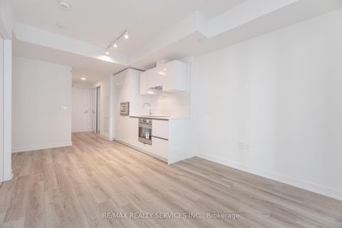 Photo 15 at 2721 - 230 Simcoe Street, Chinatown, Toronto