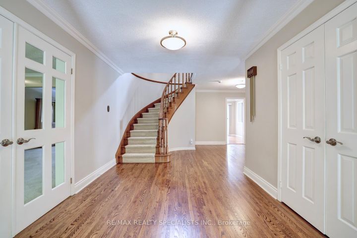 Photo 3 at 1677 Sherwood Forrest Circle, Sheridan, Mississauga