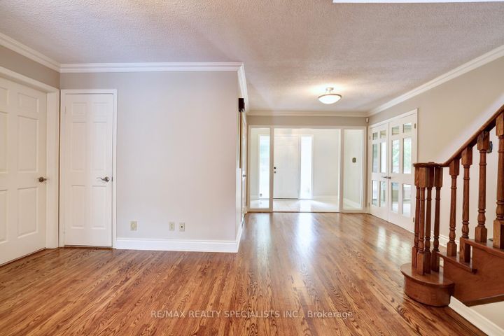 Photo 4 at 1677 Sherwood Forrest Circle, Sheridan, Mississauga
