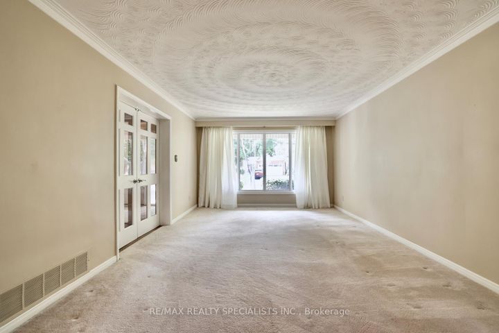 Photo 5 at 1677 Sherwood Forrest Circle, Sheridan, Mississauga