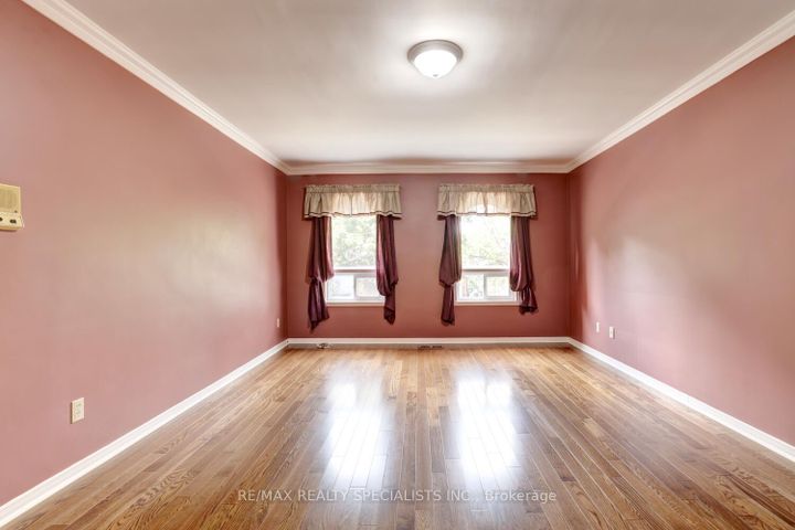 Photo 18 at 1677 Sherwood Forrest Circle, Sheridan, Mississauga