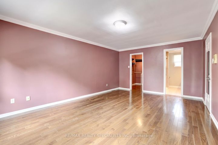 Photo 19 at 1677 Sherwood Forrest Circle, Sheridan, Mississauga