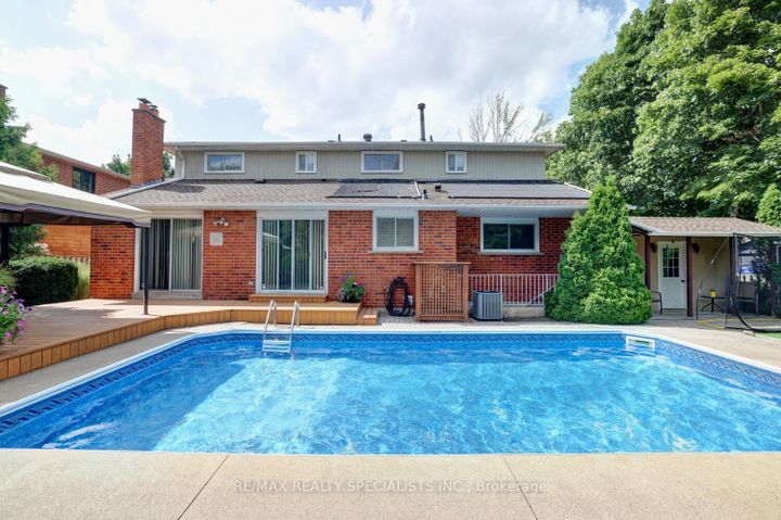 Photo 32 at 1677 Sherwood Forrest Circle, Sheridan, Mississauga