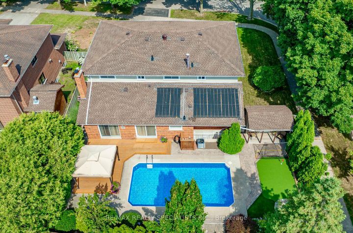 Photo 36 at 1677 Sherwood Forrest Circle, Sheridan, Mississauga