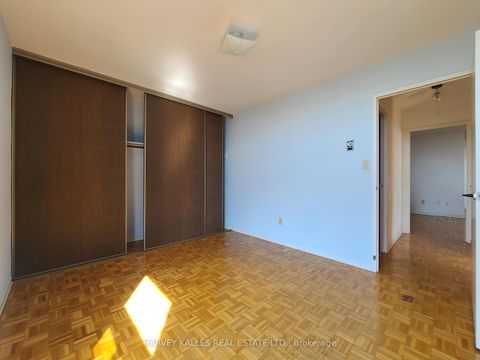 Photo 8 at 2502 - 40 Homewood Avenue, South St. James Town, Toronto