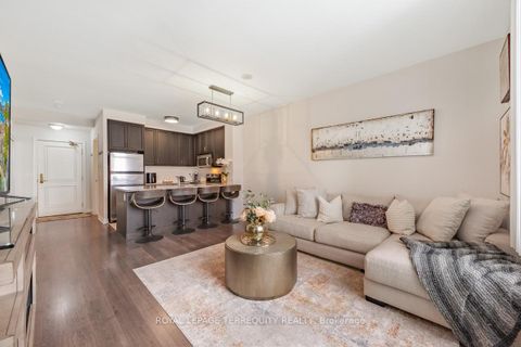 Photo 1 at 1015 - 9245 Jane Street, Maple, Vaughan