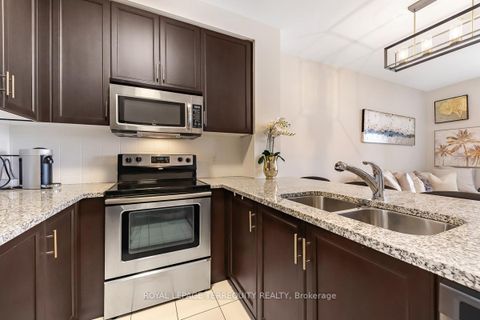 Photo 5 at 1015 - 9245 Jane Street, Maple, Vaughan