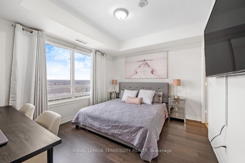 Photo 7 at 1015 - 9245 Jane Street, Maple, Vaughan