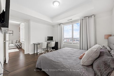 Photo 9 at 1015 - 9245 Jane Street, Maple, Vaughan