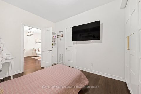 Photo 13 at 1015 - 9245 Jane Street, Maple, Vaughan