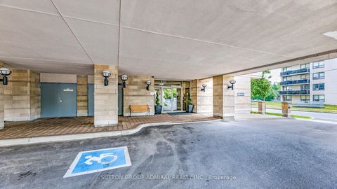 Photo 4 at 707 - 4200 Bathurst Street, Clanton Park, Toronto