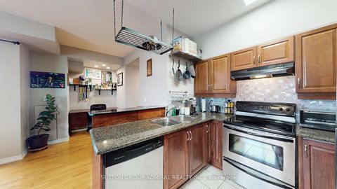 Photo 18 at 707 - 4200 Bathurst Street, Clanton Park, Toronto