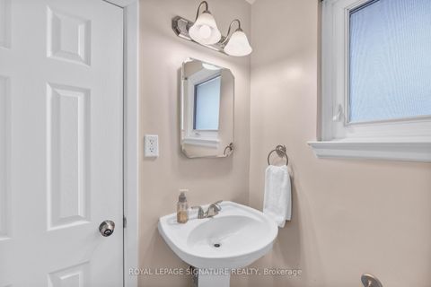 Photo 17 at 86 Heathview Avenue, Bayview Village, Toronto