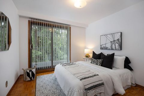 Photo 32 at 90 Humberview Road, Lambton Baby Point, Toronto
