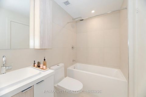 Photo 10 at 2101 - 15 Mercer Street, Waterfront Communities C1, Toronto