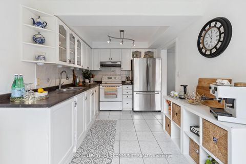 Photo 11 at 299 Discovery Trail, Vellore Village, Vaughan