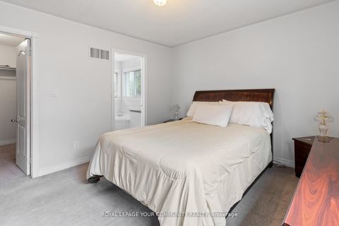 Photo 12 at 299 Discovery Trail, Vellore Village, Vaughan