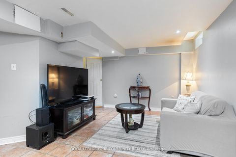 Photo 21 at 299 Discovery Trail, Vellore Village, Vaughan