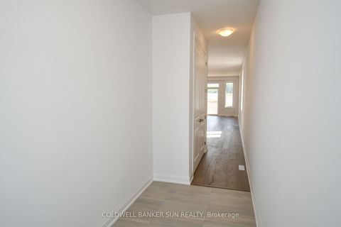 Photo 5 at 3 Gateway Drive, Rural Barrie Southeast, Barrie