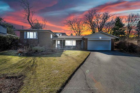 Photo 1 at 26 Paultiel Drive, Newtonbrook East, Toronto