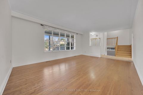Photo 9 at 26 Paultiel Drive, Newtonbrook East, Toronto