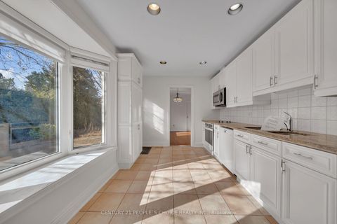 Photo 17 at 26 Paultiel Drive, Newtonbrook East, Toronto