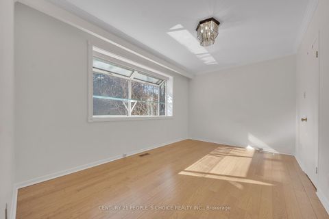 Photo 19 at 26 Paultiel Drive, Newtonbrook East, Toronto
