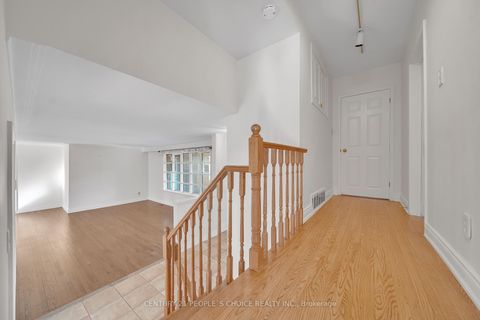 Photo 23 at 26 Paultiel Drive, Newtonbrook East, Toronto