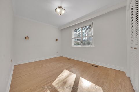 Photo 24 at 26 Paultiel Drive, Newtonbrook East, Toronto