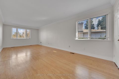 Photo 27 at 26 Paultiel Drive, Newtonbrook East, Toronto