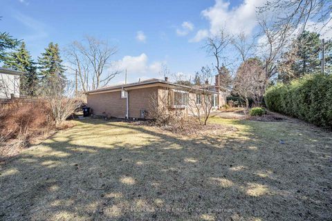 Photo 34 at 26 Paultiel Drive, Newtonbrook East, Toronto