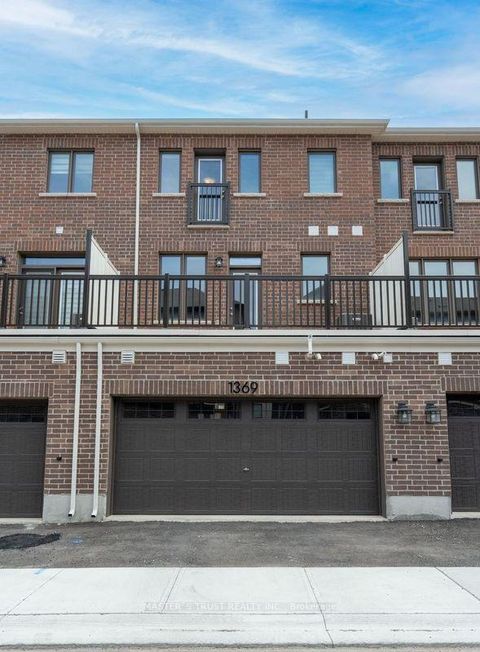 Photo 2 at 1369 William Halton Parkway, NW Northwest, Oakville
