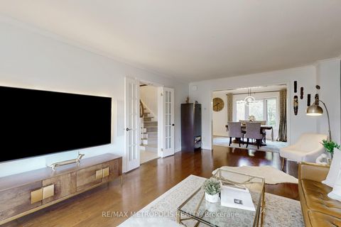 Photo 7 at 1310 Golden Meadow Trail, FA Falgarwood, Oakville