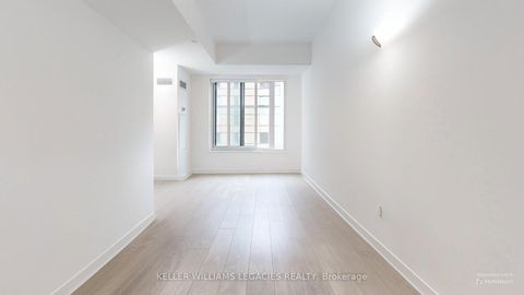 Photo 9 at 405 - 543 Richmond Street W, Waterfront Communities C1, Toronto