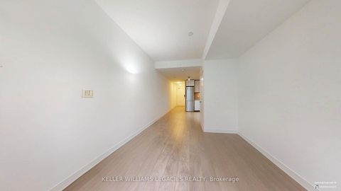 Photo 10 at 405 - 543 Richmond Street W, Waterfront Communities C1, Toronto