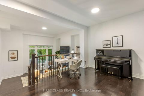 Photo 5 at 15 - 80 North Park Road, Beverley Glen, Vaughan