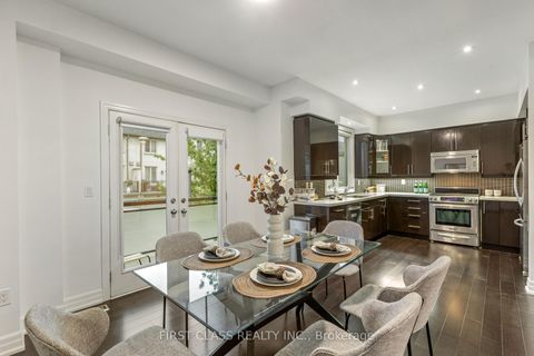 Photo 9 at 15 - 80 North Park Road, Beverley Glen, Vaughan