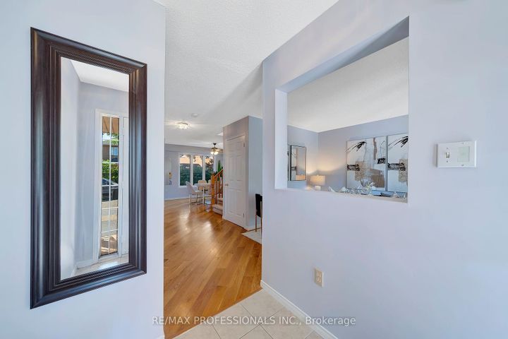 Photo 1 at 2159 Blue  Ridge Lane, WM Westmount, Oakville