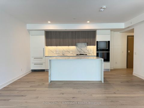 Photo 2 at 207 - 200 Keewatin Avenue, Mount Pleasant East, Toronto