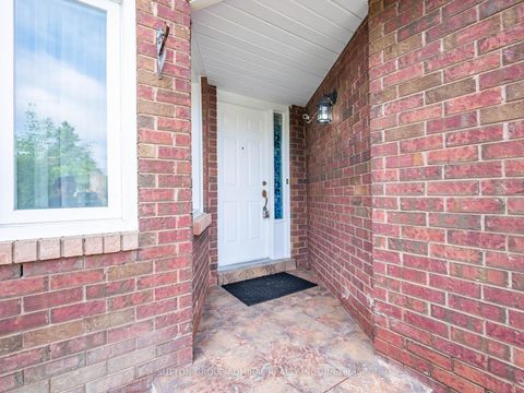 Photo 3 at 280 Bernard Avenue, Devonsleigh, Richmond Hill