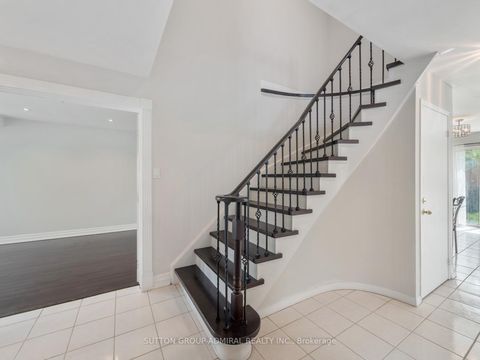 Photo 21 at 280 Bernard Avenue, Devonsleigh, Richmond Hill